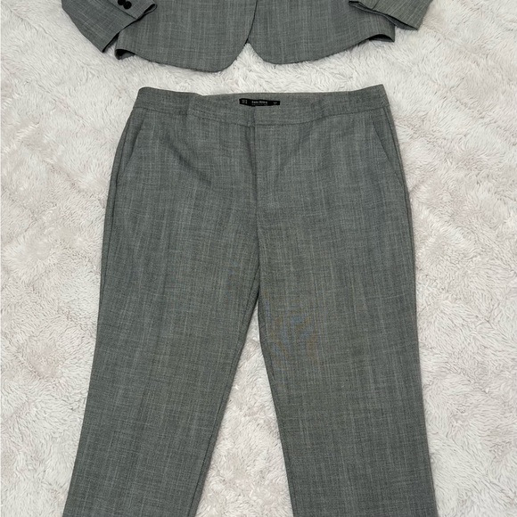 Zara Basic Suit - Picture 13 of 14